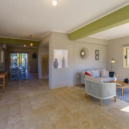 Private Pool Villa, 3 Bedrooms, Near Nissi 빌라