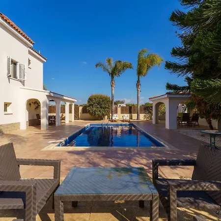 빌라 Private Pool Villa, 3 Bedrooms, Near Nissi