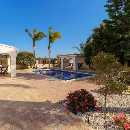 빌라 Private Pool Villa, 3 Bedrooms, Near Nissi
